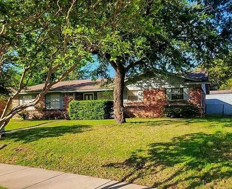 3205 Parkside Drive, Mesquite, TX 75150