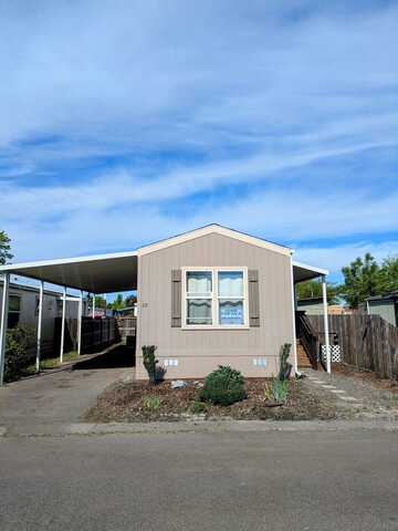 2622 Falcon St., White City, OR 97503