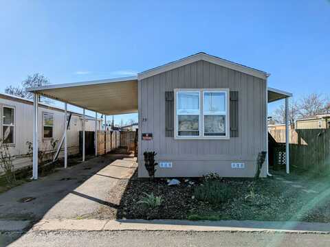 2622 Falcon St., White City, OR 97503