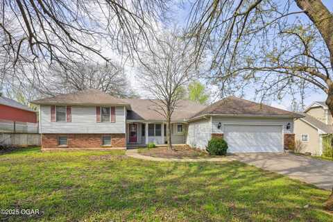 1825 W Aylor Street, Webb City, MO 64870