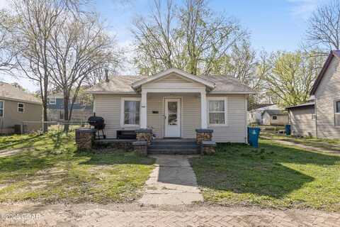 716 Young Street, Neosho, MO 64850