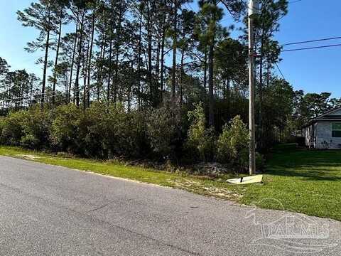 6654 Bluefish Dr, Navarre, FL 32566