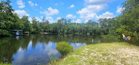 7649 River Rd, Milton, FL 32583