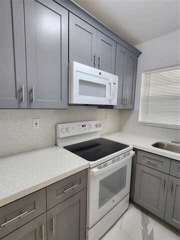 2466 Lincoln St, Hollywood, FL 33020