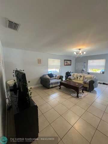 944 SW 16th St, Fort Lauderdale, FL 33315