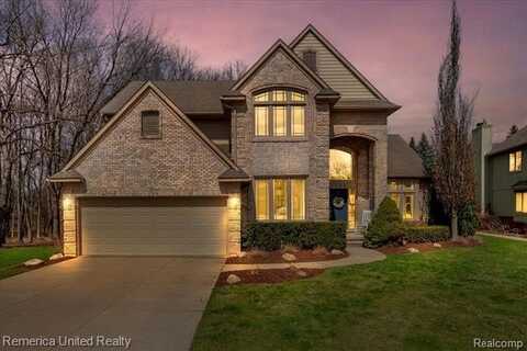 1294 S CREEK Drive, Wixom, MI 48393