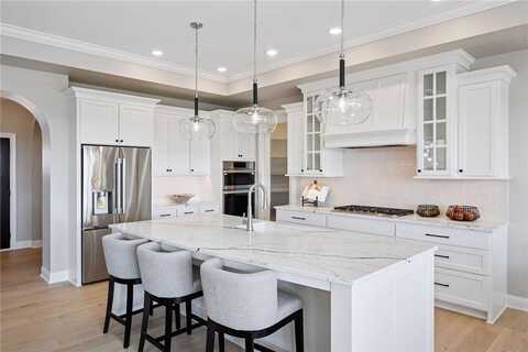 9155 Mills Drive, Chanhassen, MN 55317