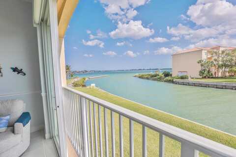 5 Harbour Isle Drive E, Fort Pierce, FL 34949