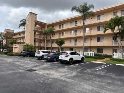 6935 Huntington Lane, Delray Beach, FL 33446