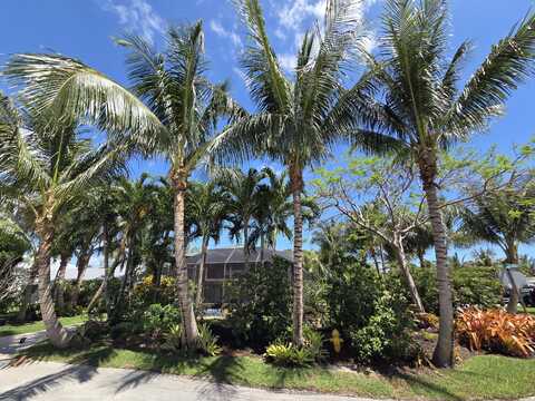 5695 SE Matousek Street, Stuart, FL 34997