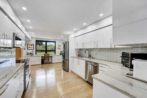 7578 Regency Lake Drive, Boca Raton, FL 33433