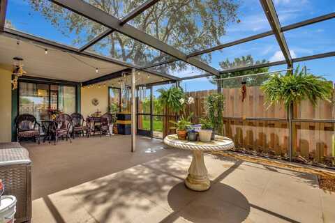 1030 Manor Dr, Palm Springs, FL 33461