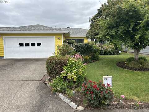 1976 SANTIAM DR, Woodburn, OR 97071