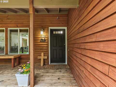 54934 E KIRKWOOD DR, Sandy, OR 97055