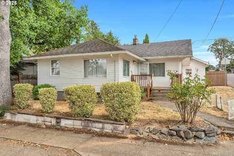 825 YALE AVE, Gladstone, OR 97027