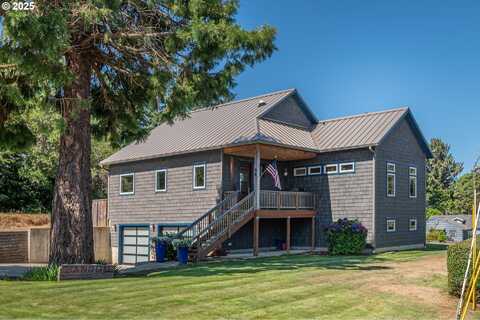 98 Harlem ST, Bandon, OR 97411