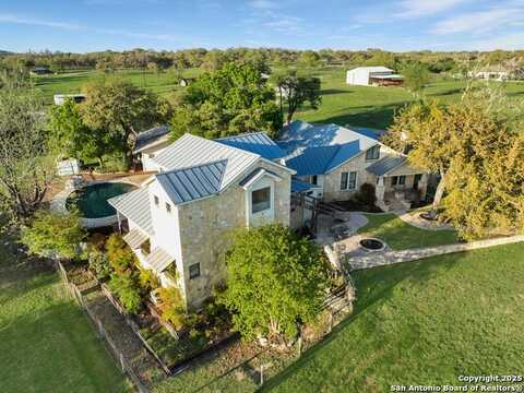 70 E Cleo Ln, Boerne, TX 78006