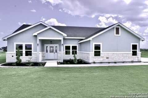 176 Hidden Ranch Ct, Floresville, TX 78114
