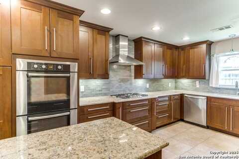 622 Cave, San Antonio, TX 78209