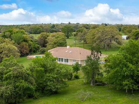 10565 U.S. 77, Lexington, TX 78947