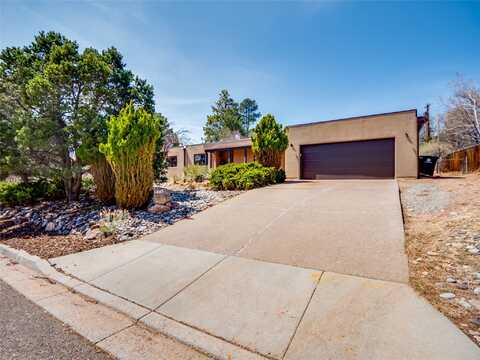 219 Dos Brazos Street, Los Alamos, NM 87544