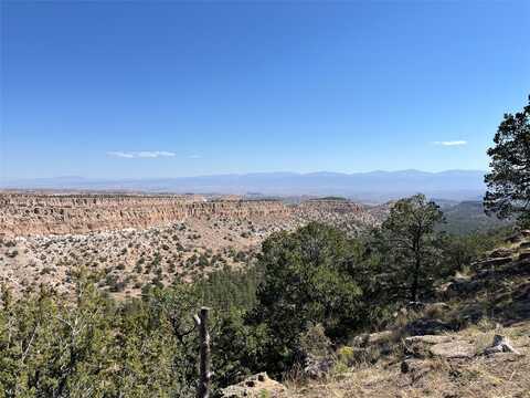 1890 Los Pueblos, Los Alamos, NM 87544