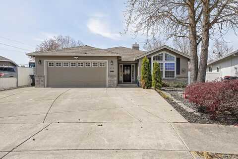 955 Hampton Way, Medford, OR 97501