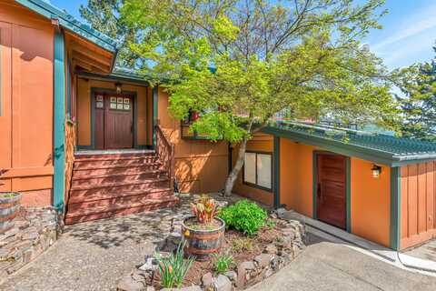 636 Walnut Street, Ashland, OR 97520