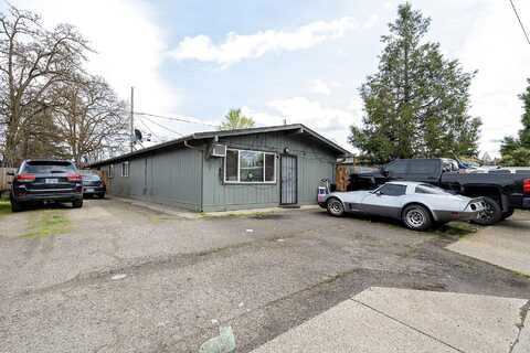 183 Lewis Avenue, Medford, OR 97501