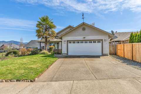 616 SE Liberty Drive, Grants Pass, OR 97527