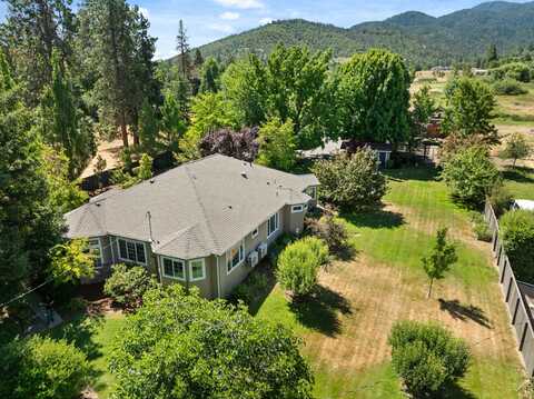 2570 Siskiyou Boulevard, Ashland, OR 97520
