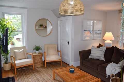 33 Almy Street, Newport, RI 02840