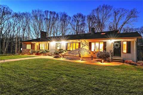 295 Gilbert Stuart Drive, Warwick, RI 02818