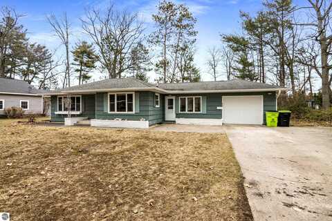 625 Cromwell Drive, Traverse City, MI 49686