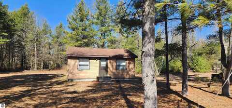 1051 Wintergreen Street, East Tawas, MI 48730
