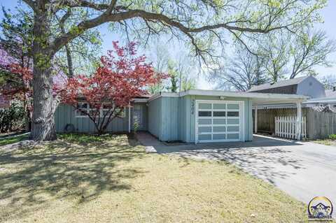 2404 SW College AVE, Topeka, KS 66611