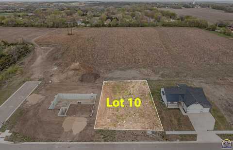 8016 SW 26th TER, Topeka, KS 66614