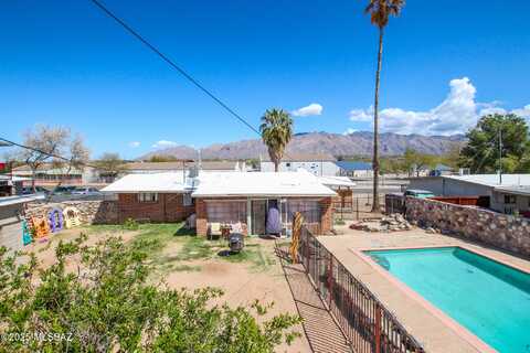 3930 E Kleindale Road, Tucson, AZ 85712