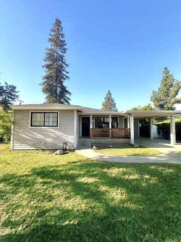 964 E Academy Avenue, Tulare, CA 93274
