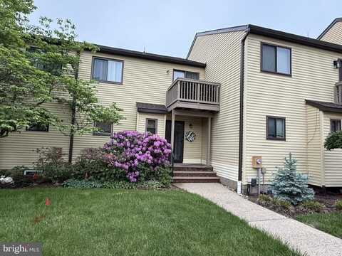 7 LAKE COURT, FLEMINGTON, NJ 08822