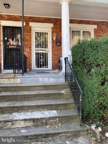 32 POMONA, PHILADELPHIA, PA 19144