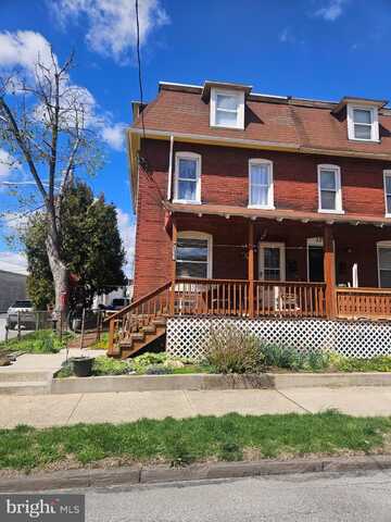 137 WASHINGTON AVENUE, DOWNINGTOWN, PA 19335