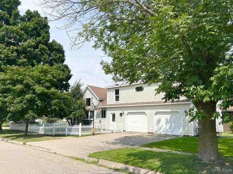 302 Saginaw, Norway, MI 49870