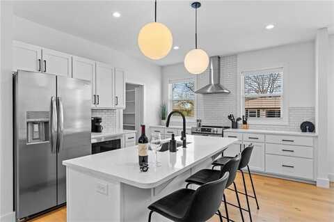 625 SW C ST, Bentonville, AR 72712