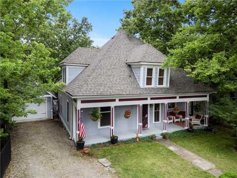 42 Vaughn ST, Eureka Springs, AR 72632