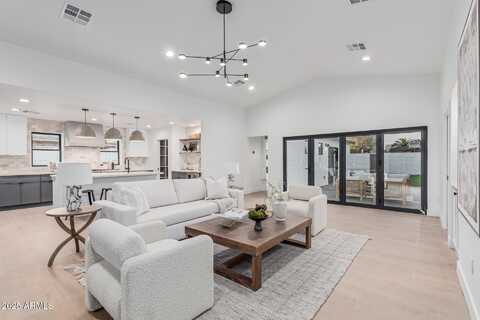2546 E ROMA Avenue, Phoenix, AZ 85016