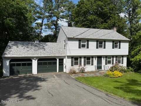 9 Bolton Dr, Lenox, MA 01240
