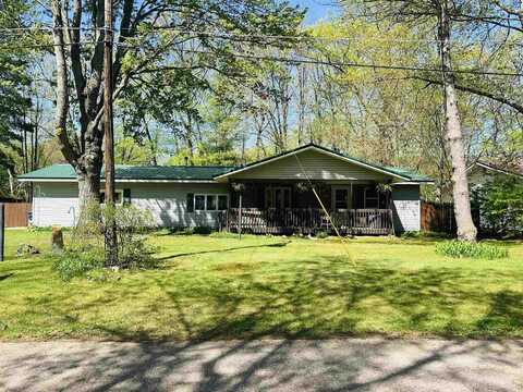 596 Green, Harrison, MI 48625