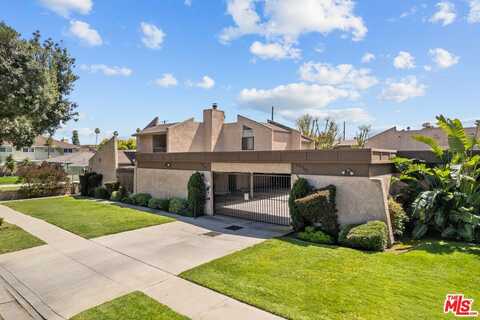 11710 215th St, Lakewood, CA 90715