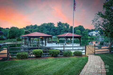 220 Chandeleur Drive, Mooresville, NC 28117